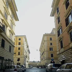Via Montebello , Roma Itália